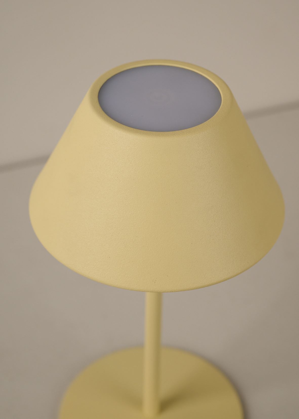 Led laualamp hele kollane - 4