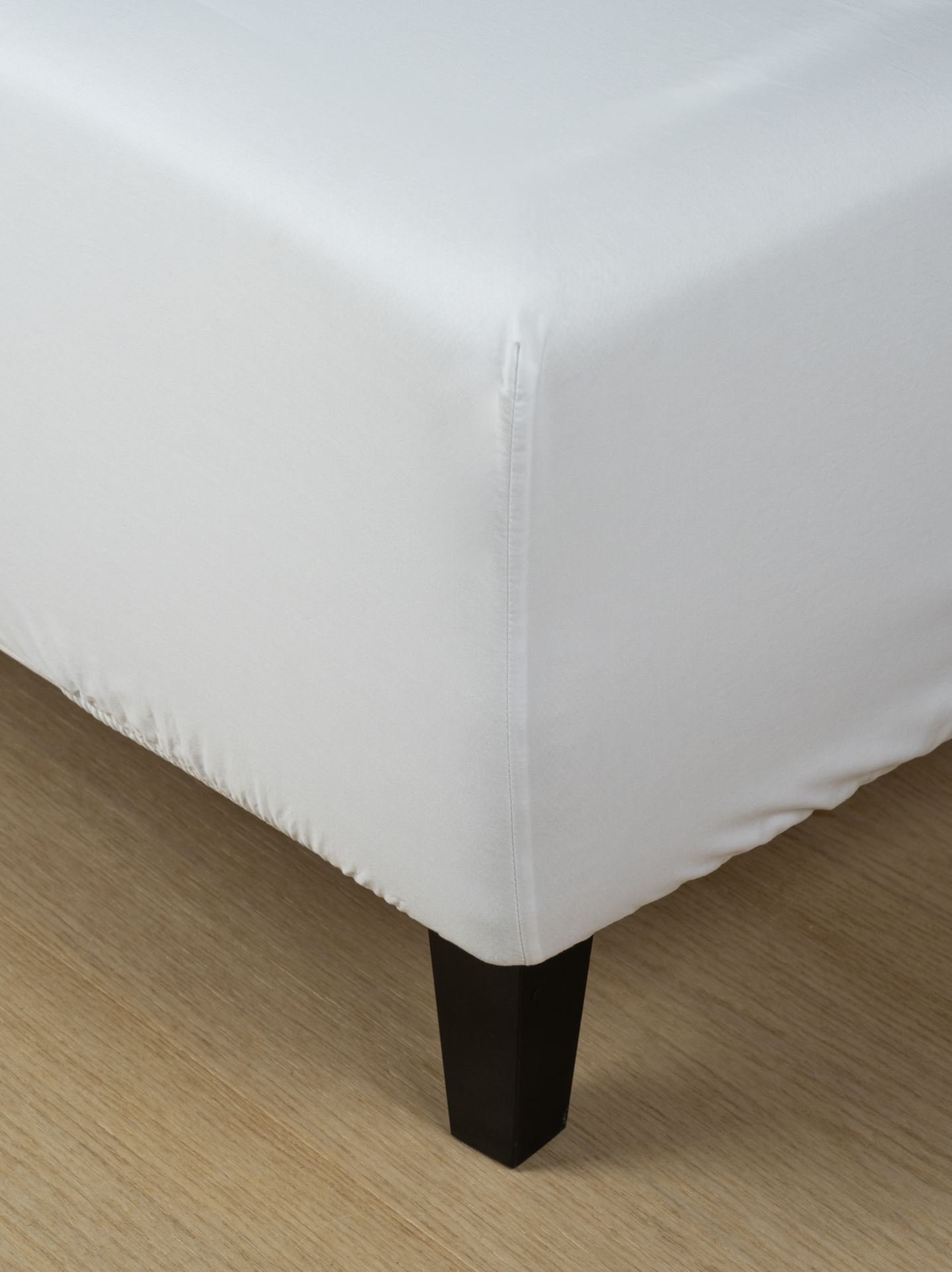 Voodilina kummiga valge - 3