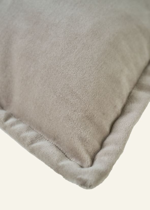 Dekoratiivpadja kate hele beige - 2