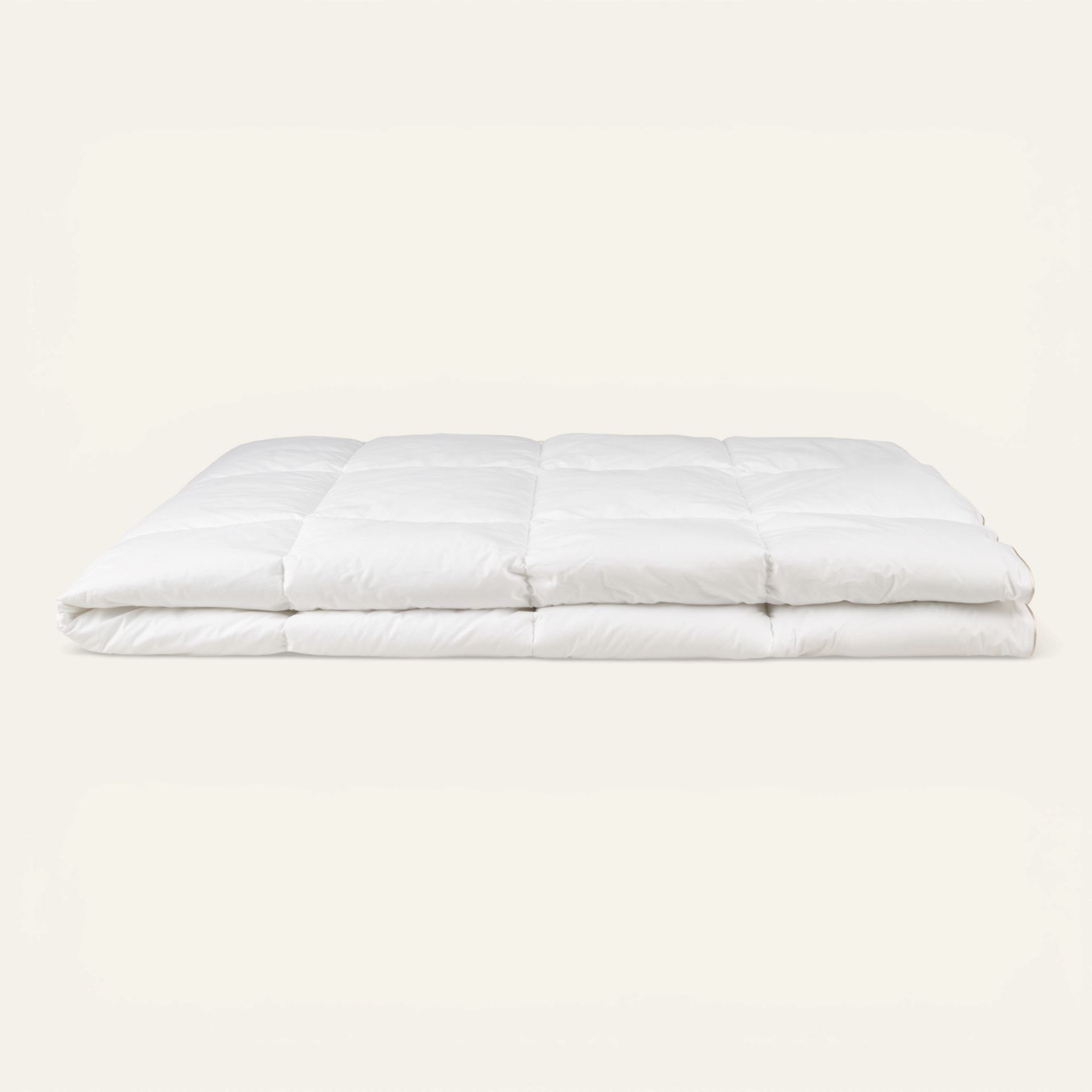 Keskmise soojusega sünteetiline tekk valge - 150x210 cm valge - 1