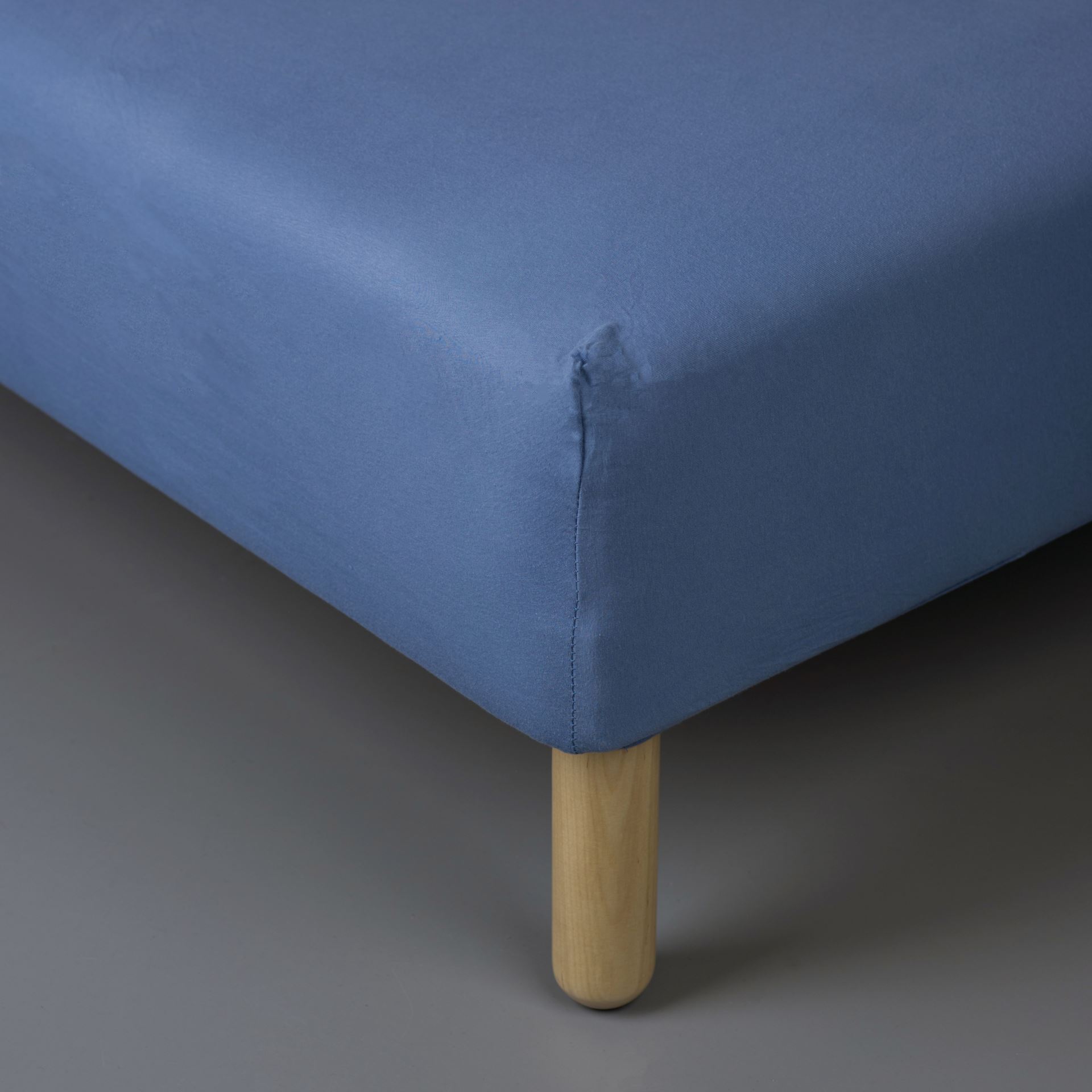 Voodilina kummiga sinine - 2