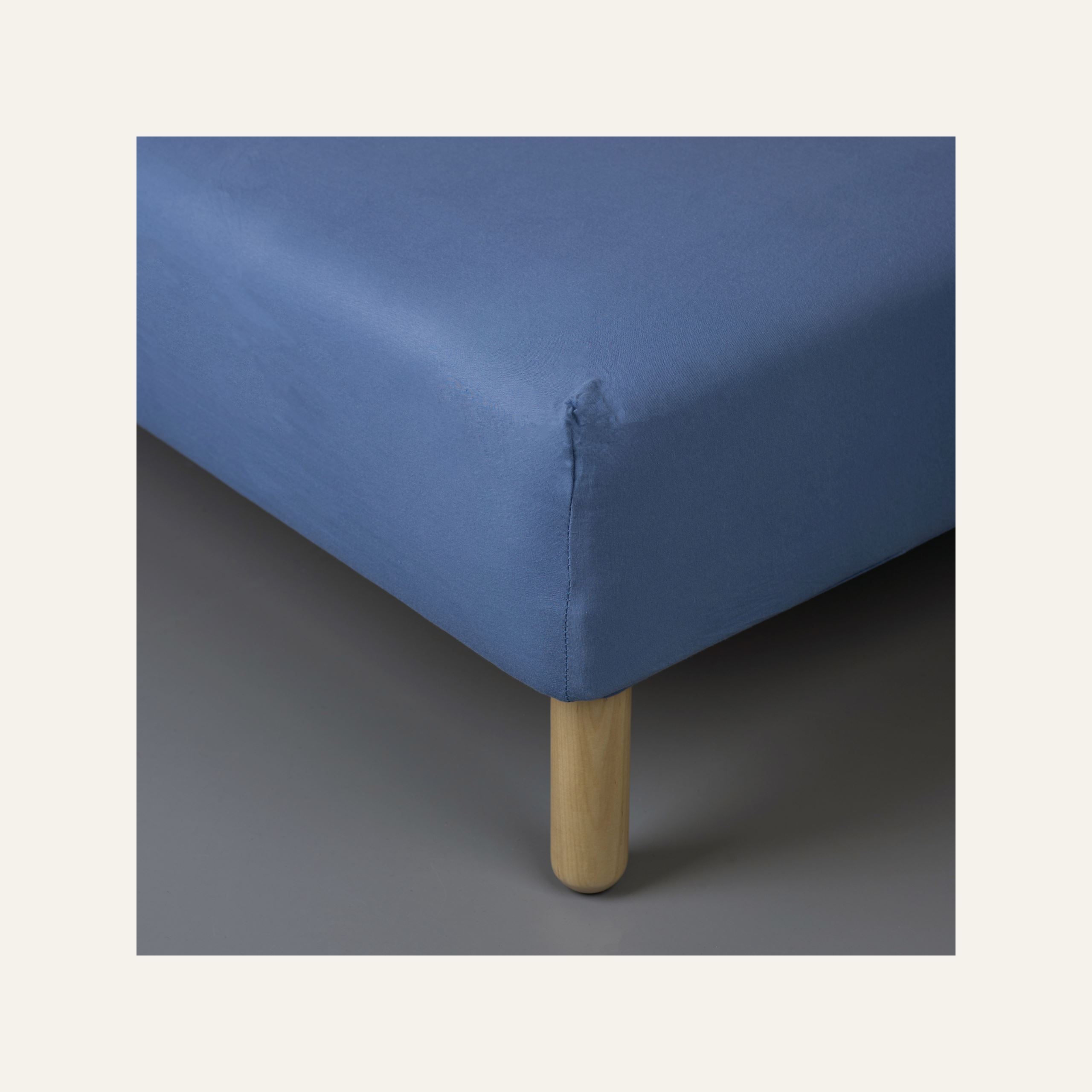 Voodilina kummiga sinine - 2