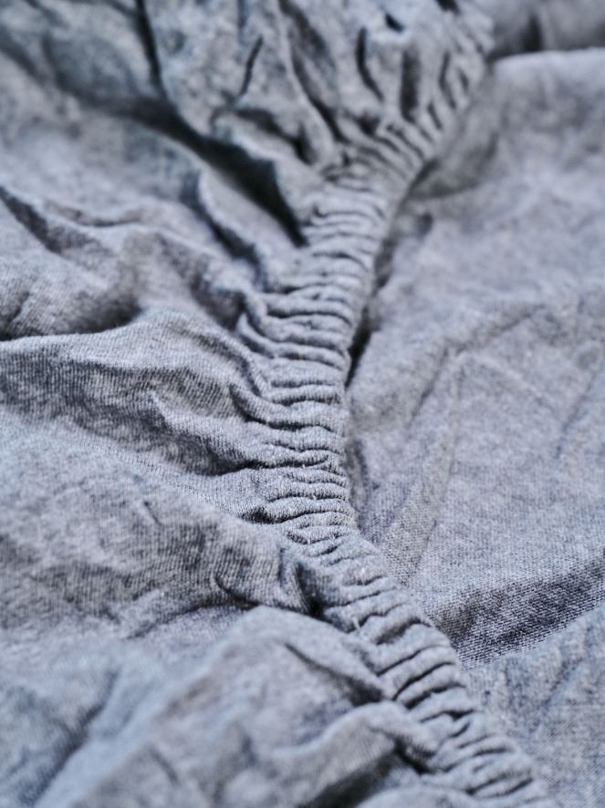 Voodilina kummiga hall - 3